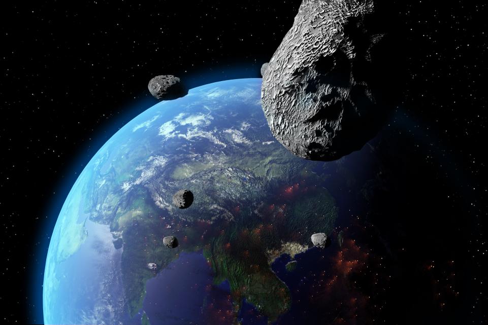к земле летит астероид 2020