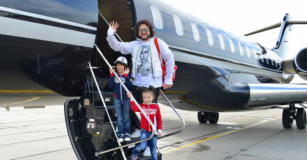 Филипп Киркоров отдыхает в Греции вместе с Тимати и детьми