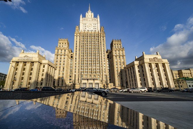 МИД: РФ не будет ставить визовые проблемы в зависимость от диалога с США - NEWS.ru — 13.12.21