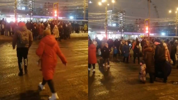 Неисправный светофор у метро «Пионерская» в Петербурге собрал двухкилометровую пробку
