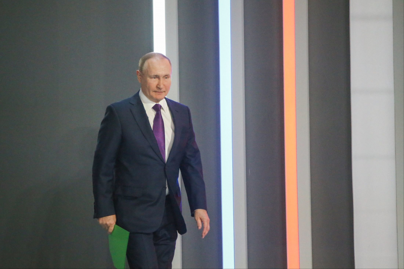 Путин стал политиком года по опросу ВЦИОМ