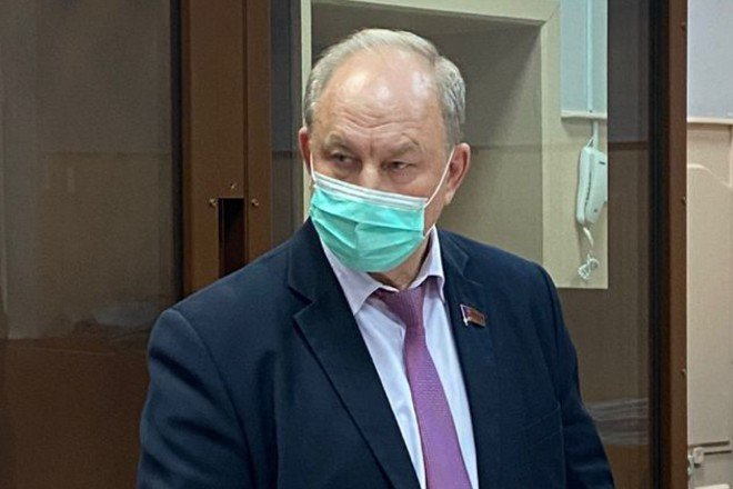 Суд запретил Рашкину выходить из дома по ночам - NEWS.ru — 13.12.21