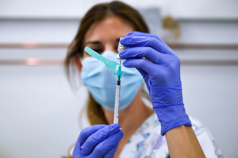 Обнародованы результаты испытаний вакцины от коронавируса для подростков