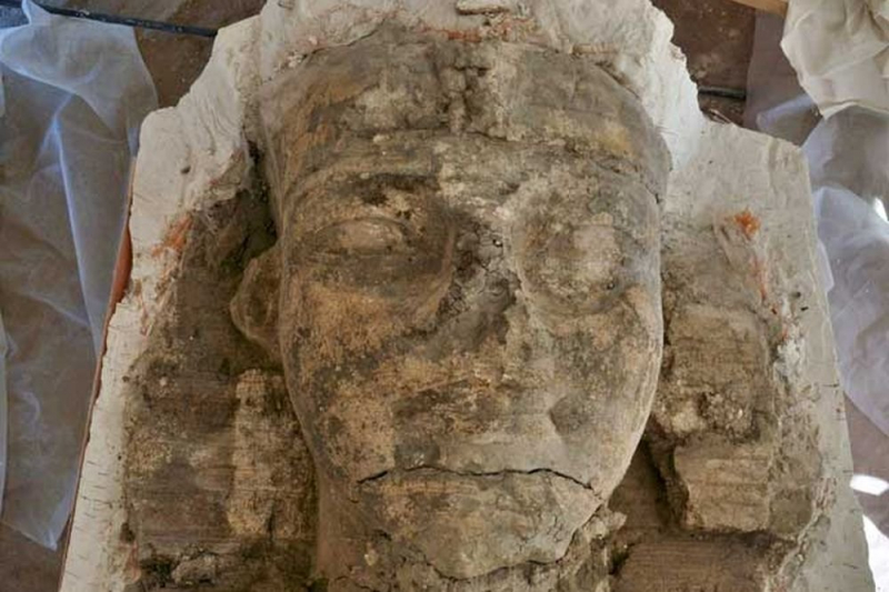 Пара колоссальных сфинксов обнаружена в Египте