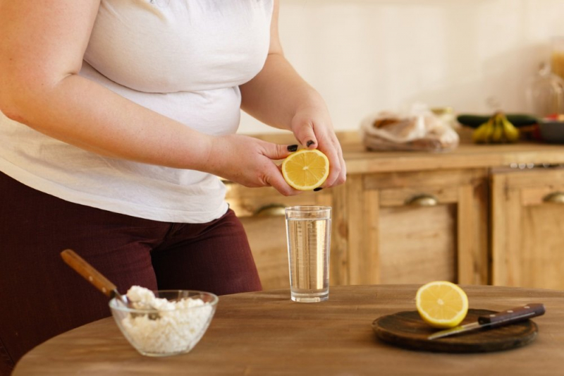 Нутрициолог Кунская рассказала, как нужно пить воду с лимоном