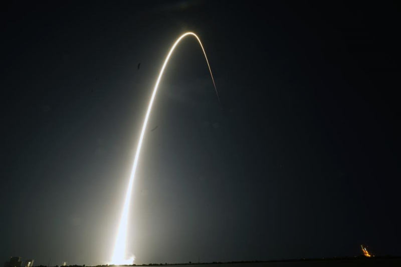 SpaceX из-за геомагнитной бури могла потерять 40 новейших спутников Starlink