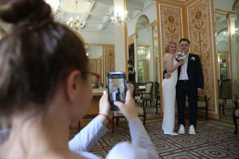 В Петербурге хотят разрешить официально регистрировать браки в музеях