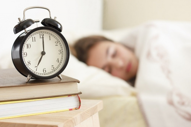 Диетолог рассказала, что пробуждение по ночам может сигнализировать о болезни