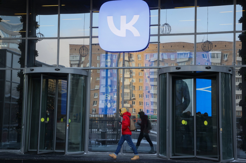 Ежемесячная аудитория "ВКонтакте" превысила 100 млн человек