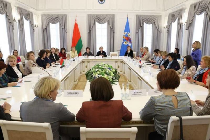 Стартовал проект "Женщины Беларуси и России: миссия созидания"