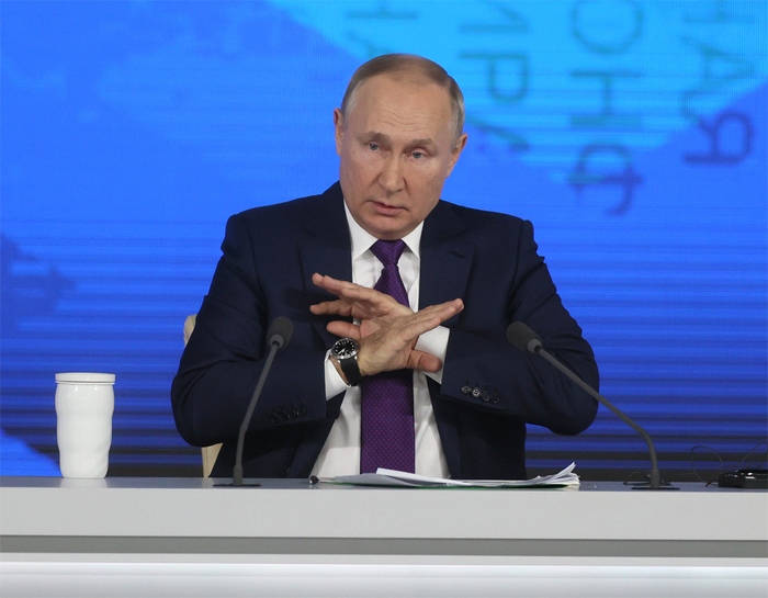 «Не то „сердечко“»: главные вопросы и курьезы пресс-конференции с Путиным