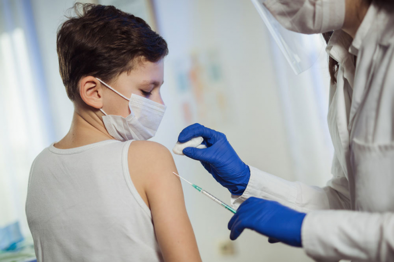 Вакцинацию против COVID-19 прошла 41 тысяча детей 12-17 лет